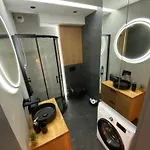 Beautiful Apartment- Free Garage- Wislane Tarasy Apartment Krakau